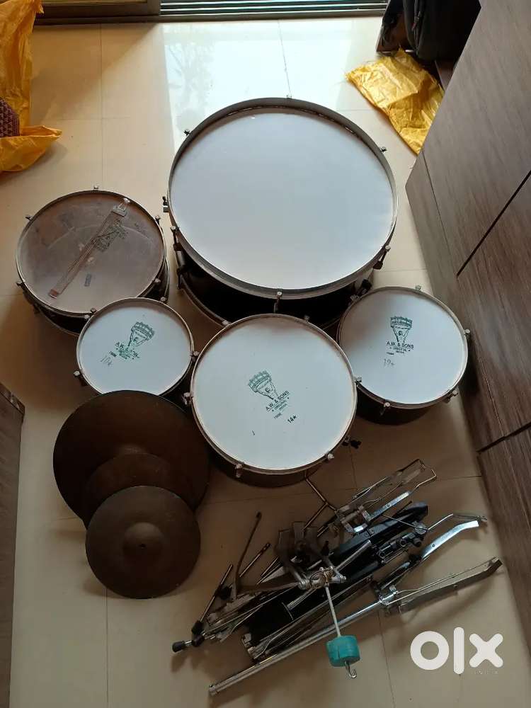 Acoustic Drum Set – Full Setup Included