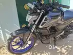 Fz v4 showroom condition only 14000km