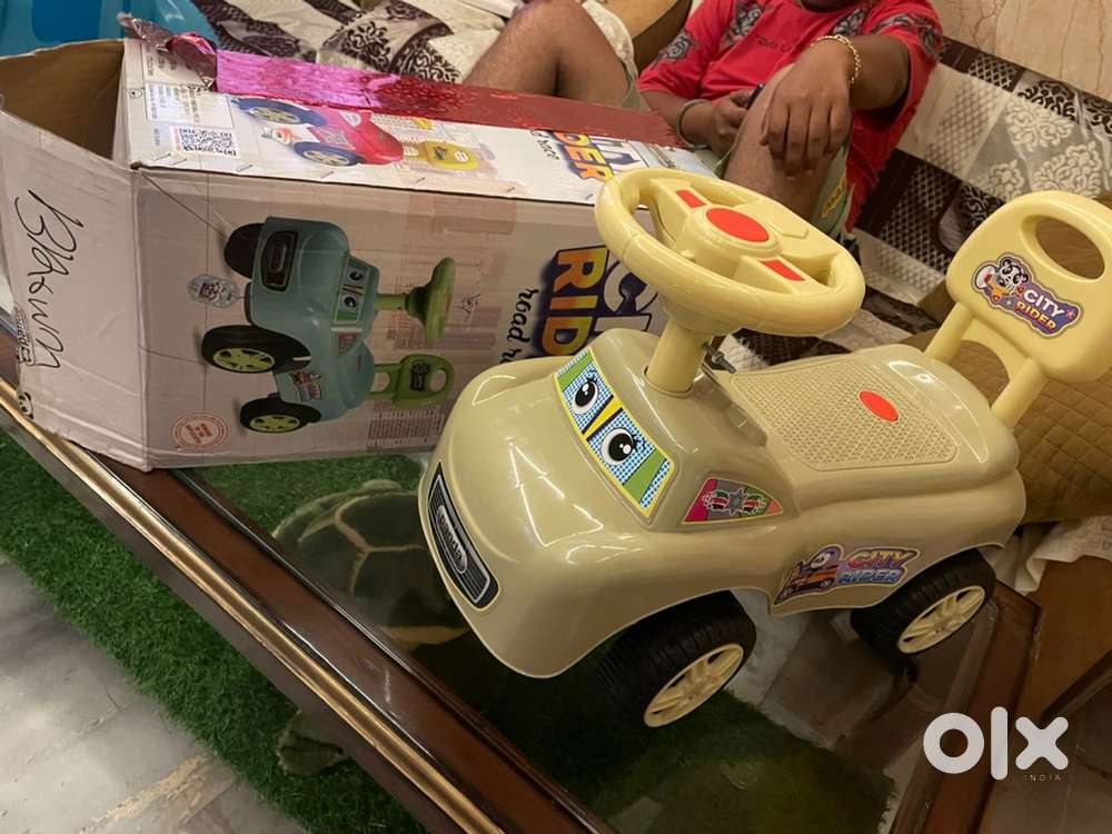 Child swing car
