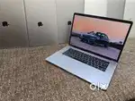 Apple Macbook Pro i7/16/512gb/5.5gb Graphics 15inch Retina Touchbar