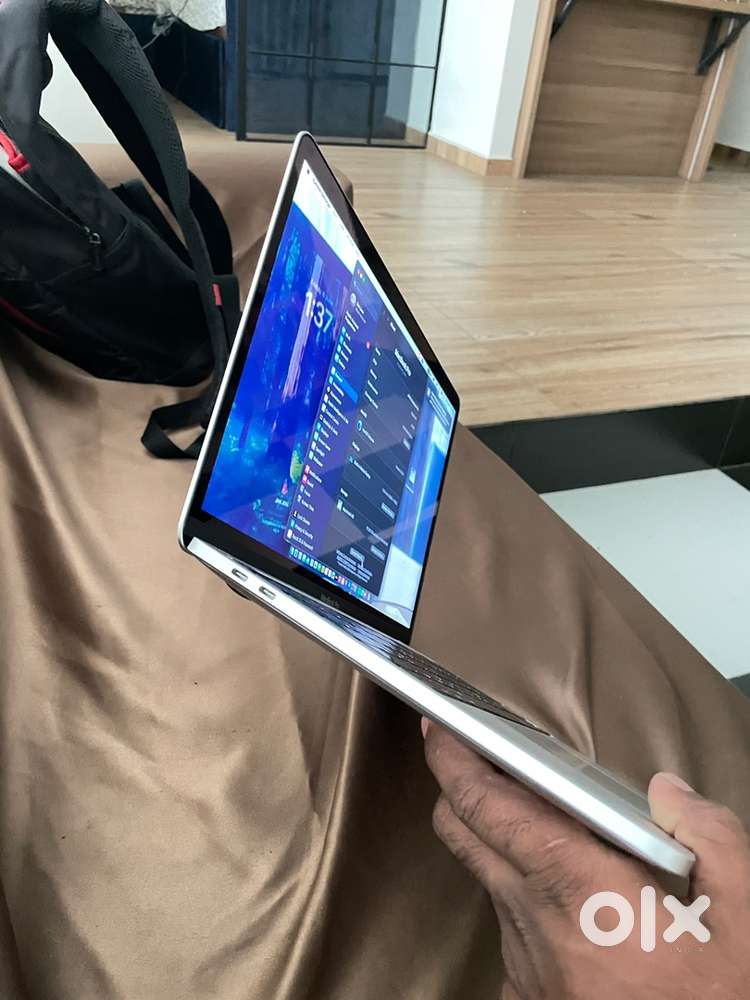 Apple MacBook M1 pro