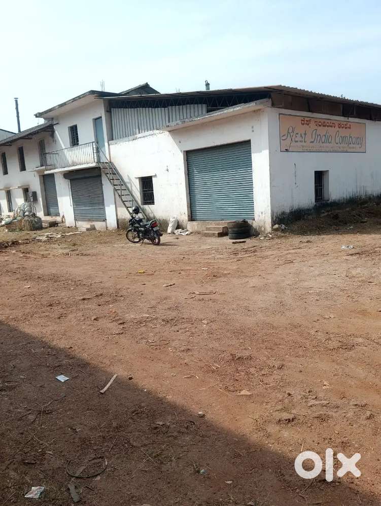 male/ female for billing and stock  maintaining at  baikampady.