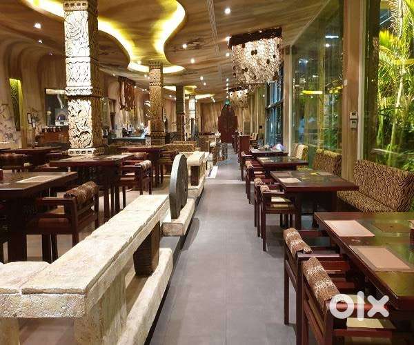 Running banquet available for rent in prime location