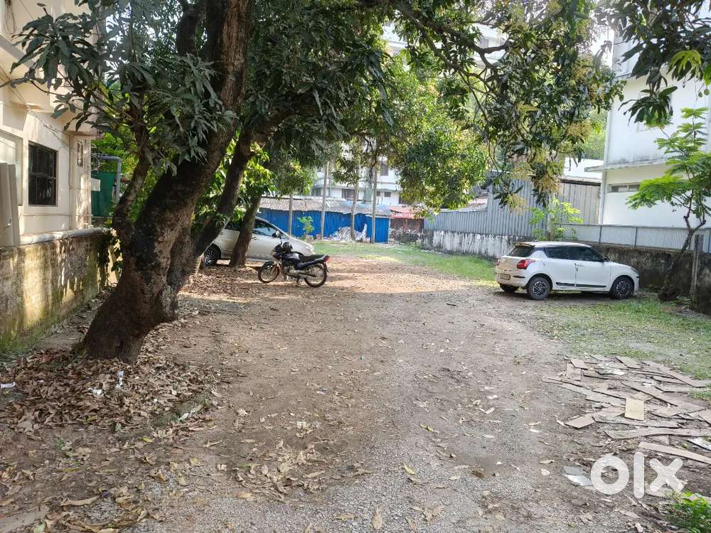 Land for rent in Kadavanthra
