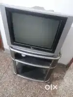 LG TV 21 inch very good condition with trolley