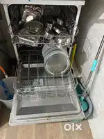 Dish washer
