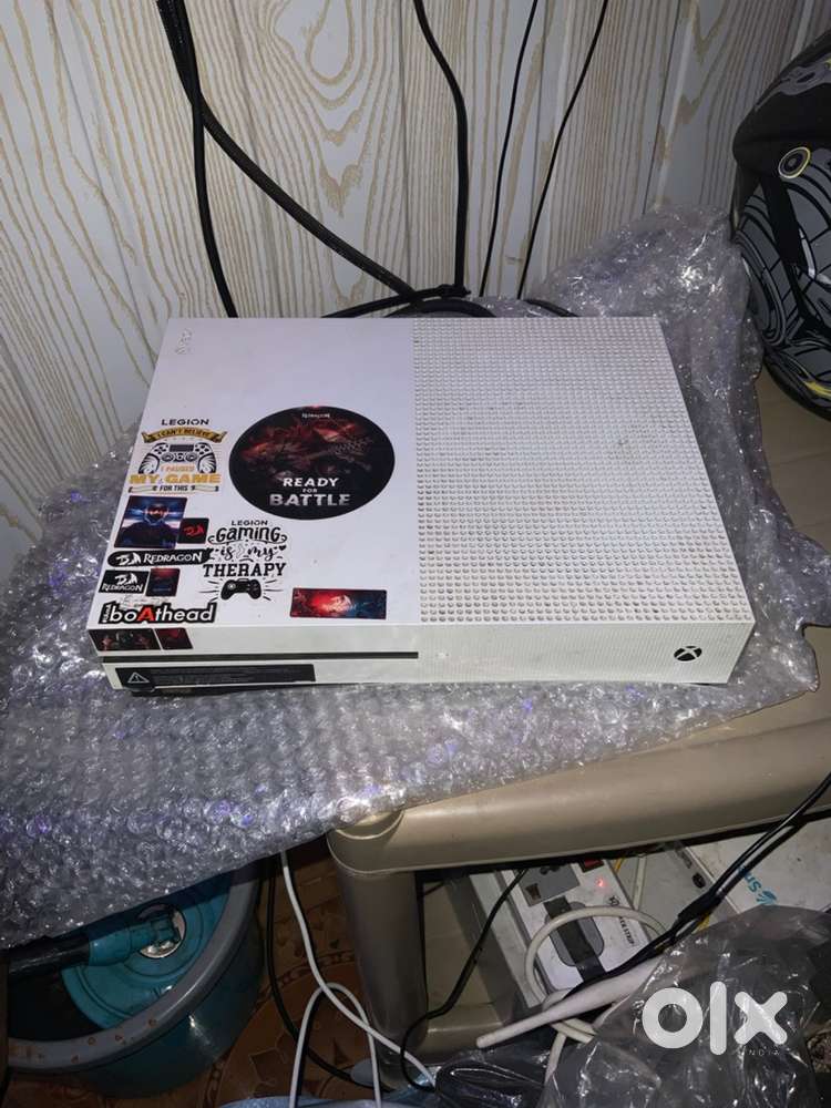 Xbox one s 1tb with og condtion
