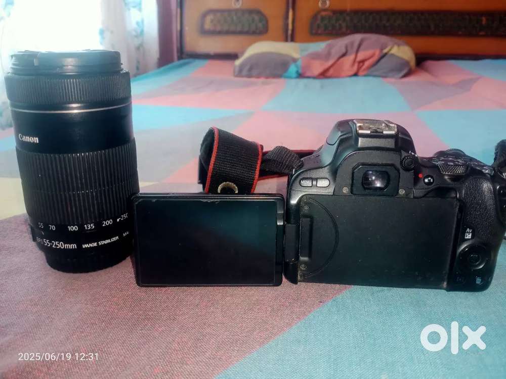 Canon 200d Double Lance Good Condition