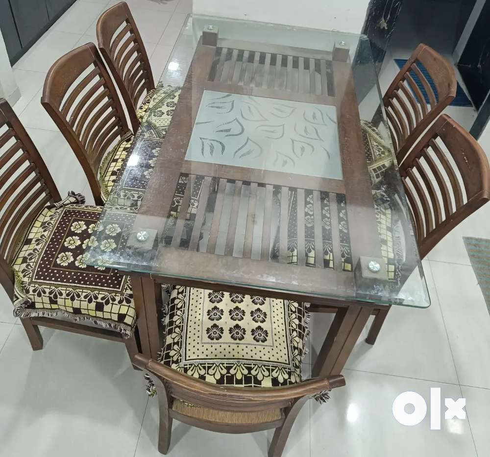 Wooden Dinning table with Glass Six sitting