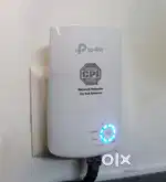 TP Link Wifi Range Extender- 2.4Ghz/4G only. With bill & Warranty