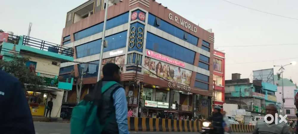 I am offering a newly built shop in GR world