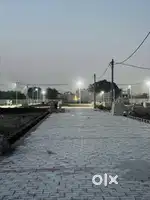मेन रोड से लगी हुई साइड Rccरोड,नली,लाइट।