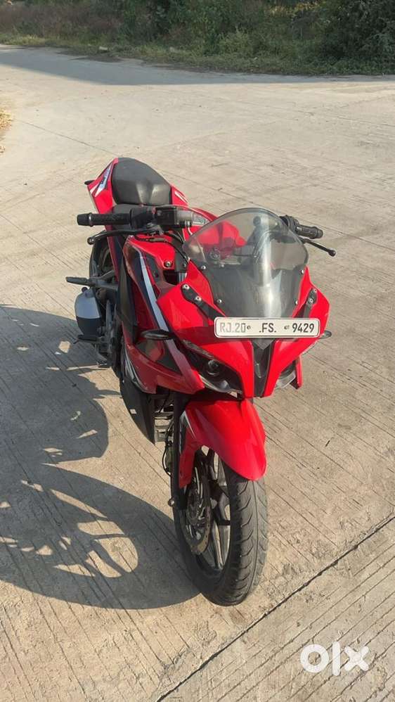 Bajaj Pulsar RS 200 – Well Maintained, Single Owner