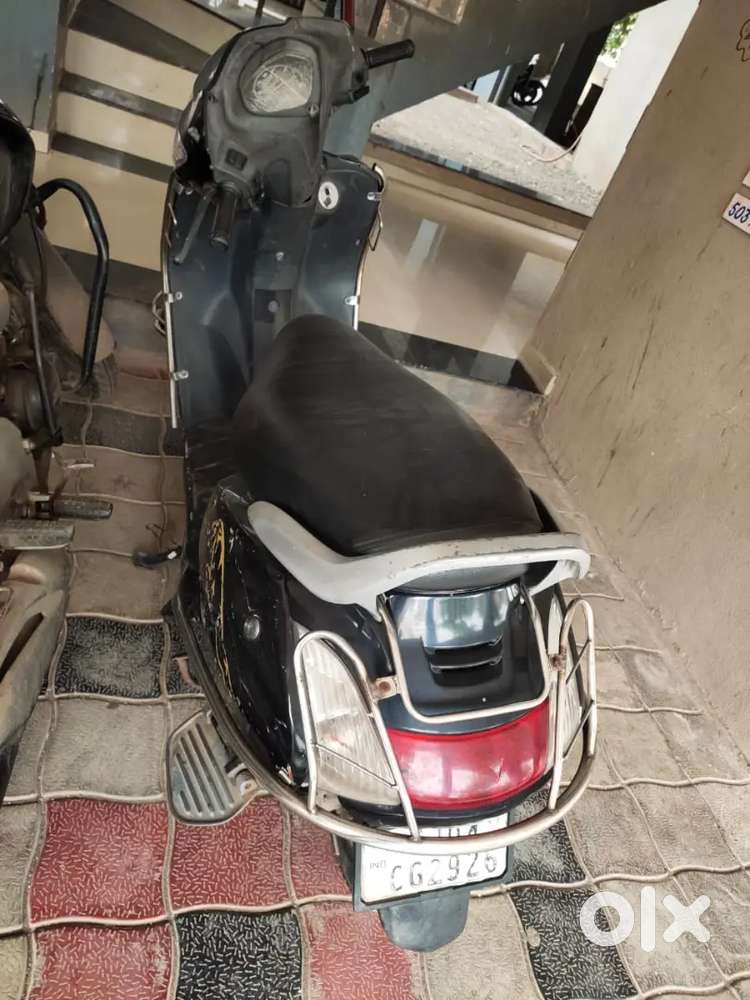 Black  activa dlx new