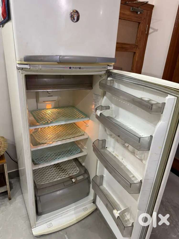 Whirlpool 400L fridge