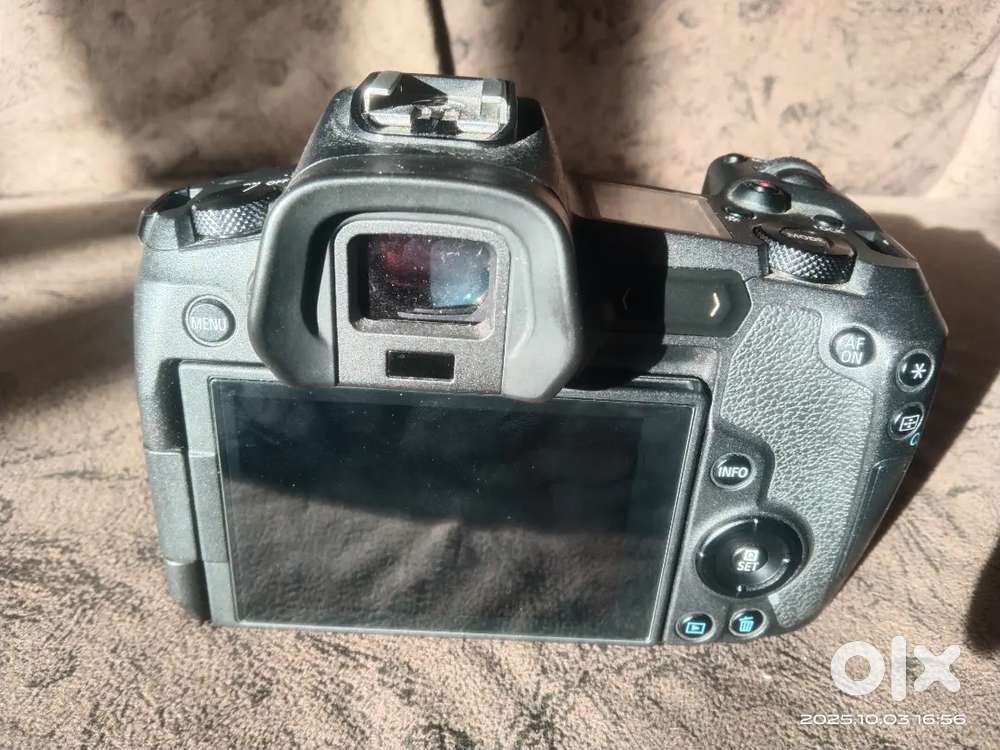 Canon EOS R