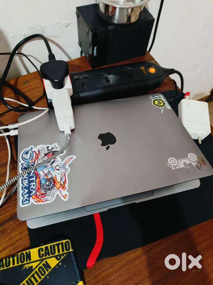 Macbook air m1+benq monitor+gaming keyboard and mouse+hdmi connector