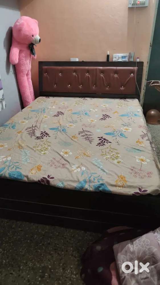 KING SIZE BED