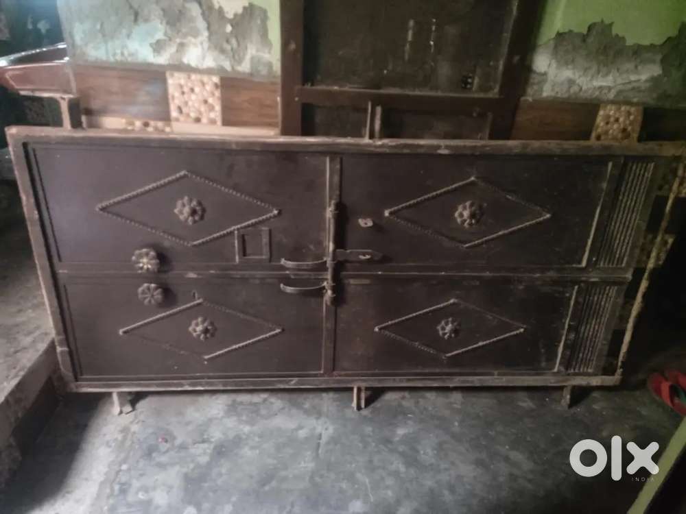 Door (main gate) weight- 100 kg plus