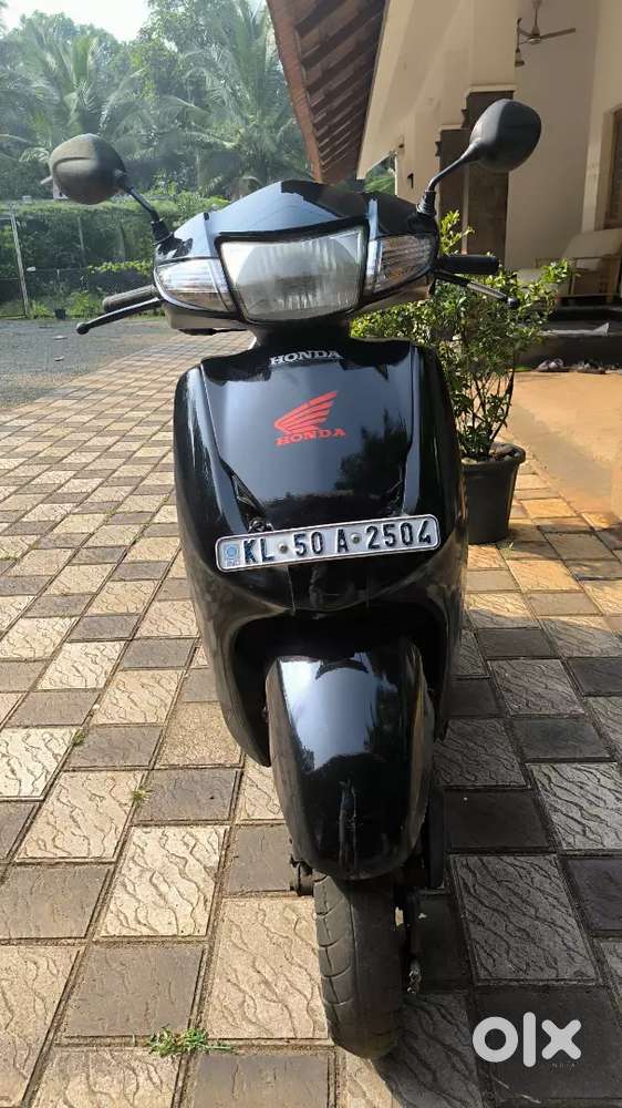 Honda activa black test renewed