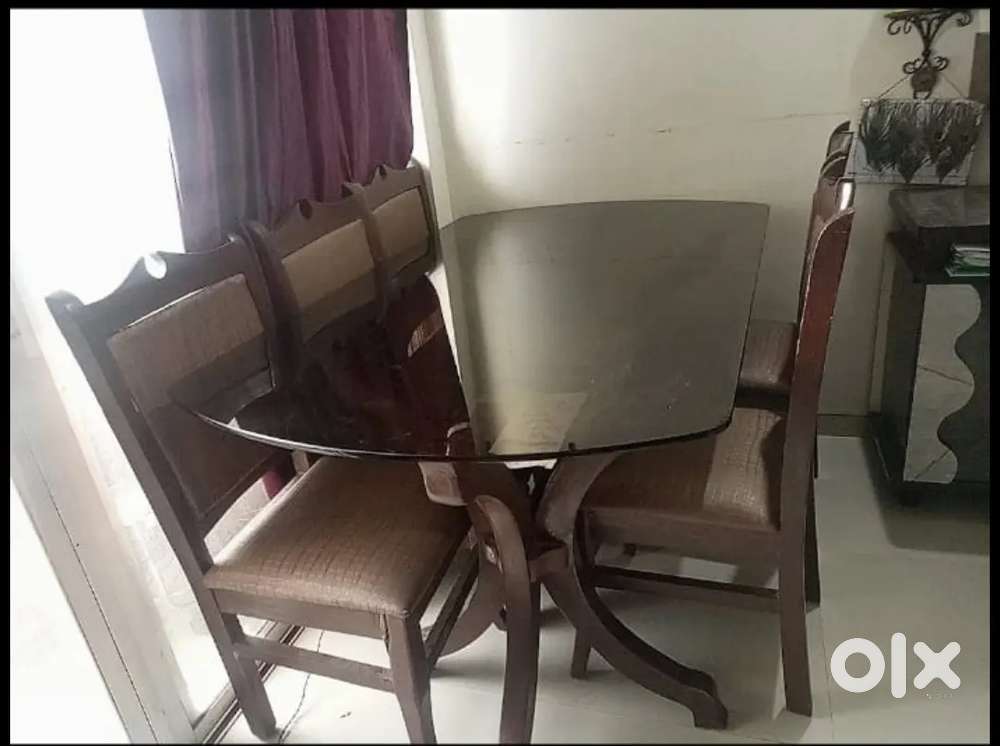 Dining table- 6 Chairs with 12 mm top Glass