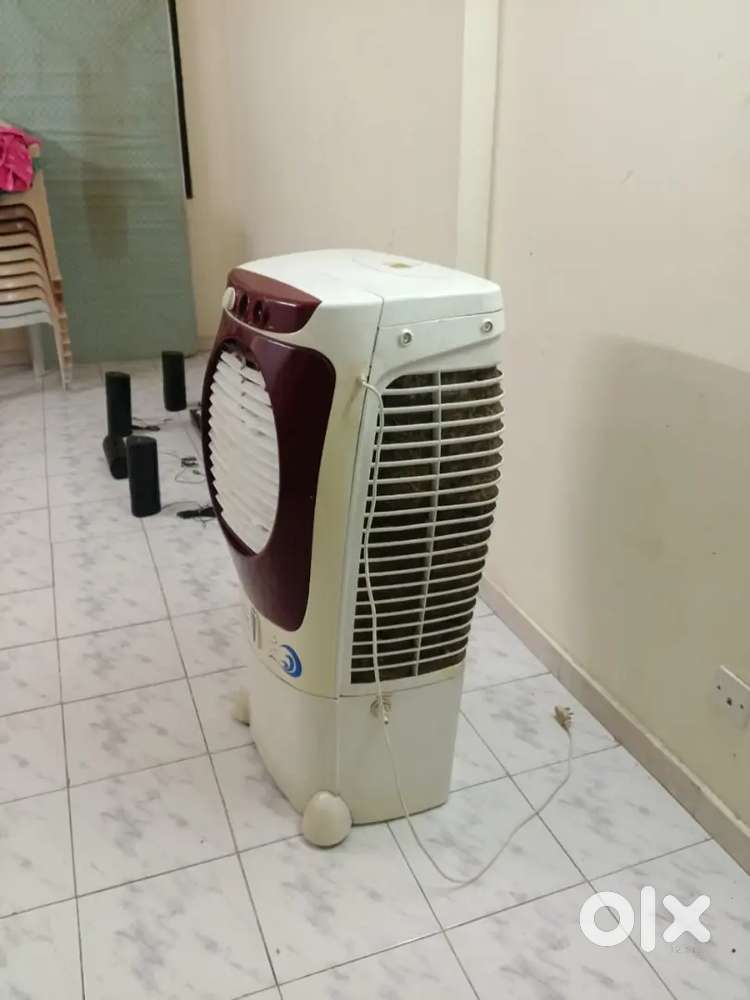 Bajaj DC 2015 ICON air cooler.