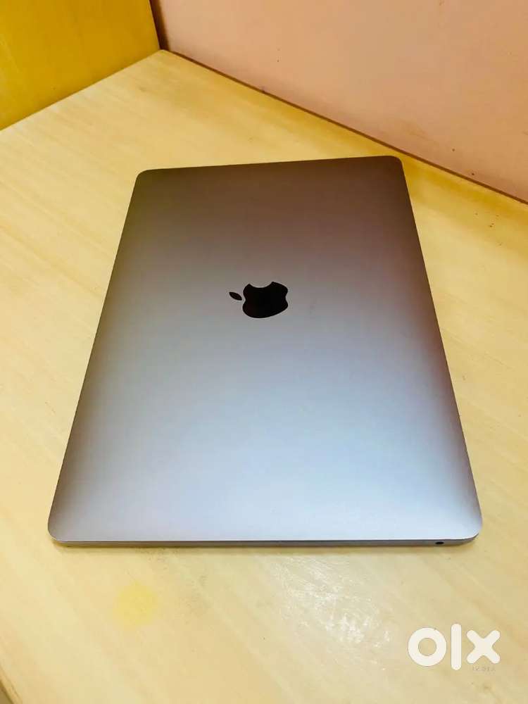 Apple MacBook Pro A2159 – 2019 Model (13.3”) – Silver l