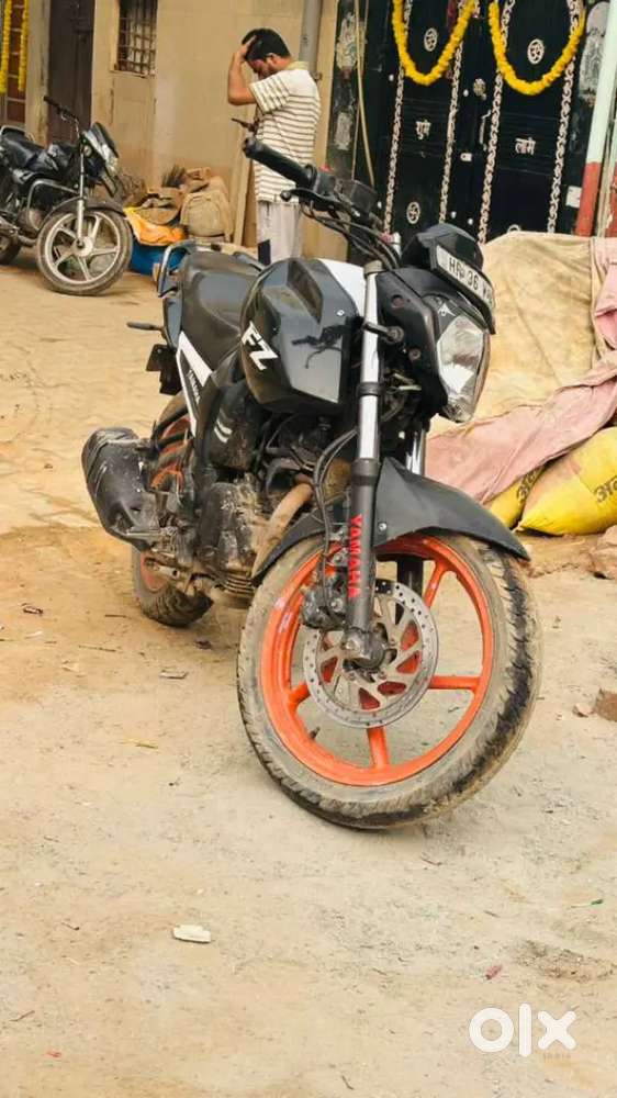 Urgent Sale  Tyre & Carvator abhi new Dalwaya hai