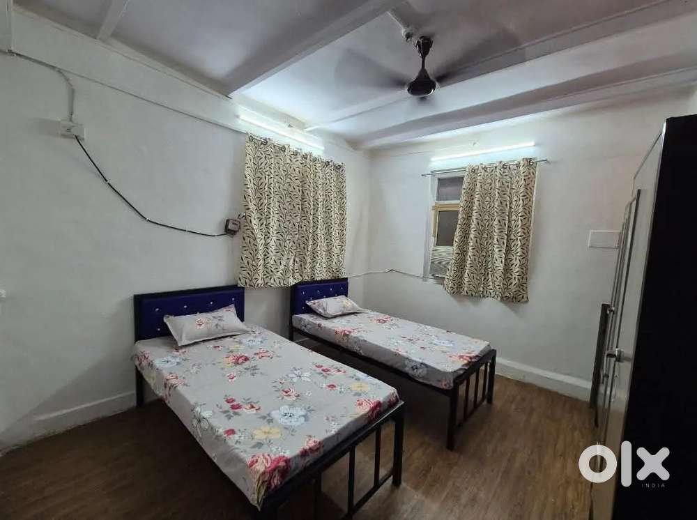 In KANDIVALI No brokerage PG, premium lifestyle, prime furnished room