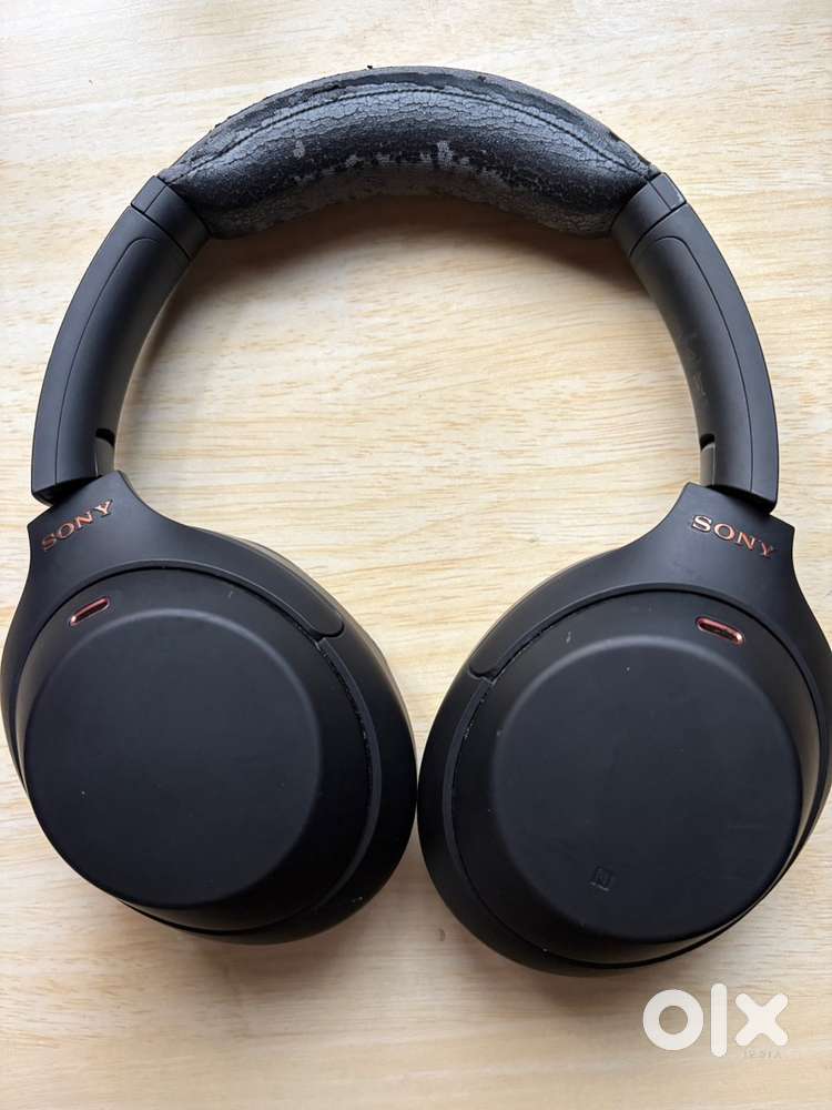Sony WH-1000xm4 wireless ANC headphones.