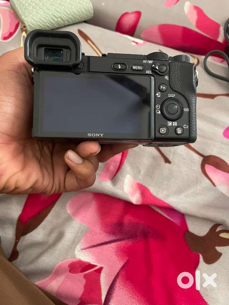 Sony alfa 6400 with 16-50mm lens