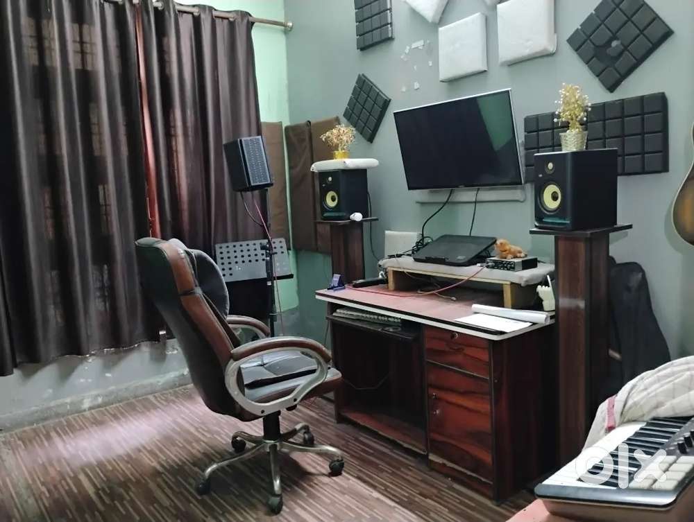 Need a Female personal secretary