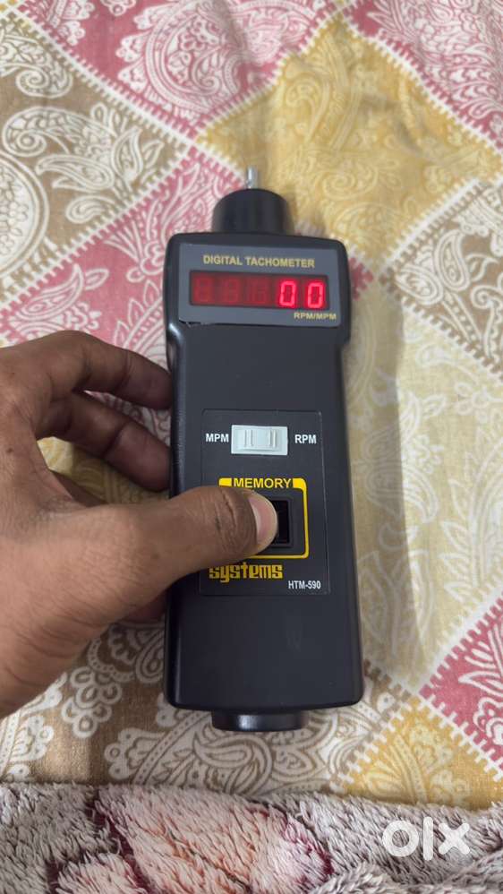 Digital tachometer