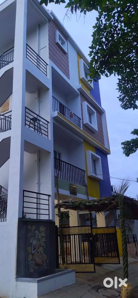 Ground flooor 2 bhk with car parking & borewell water - Available