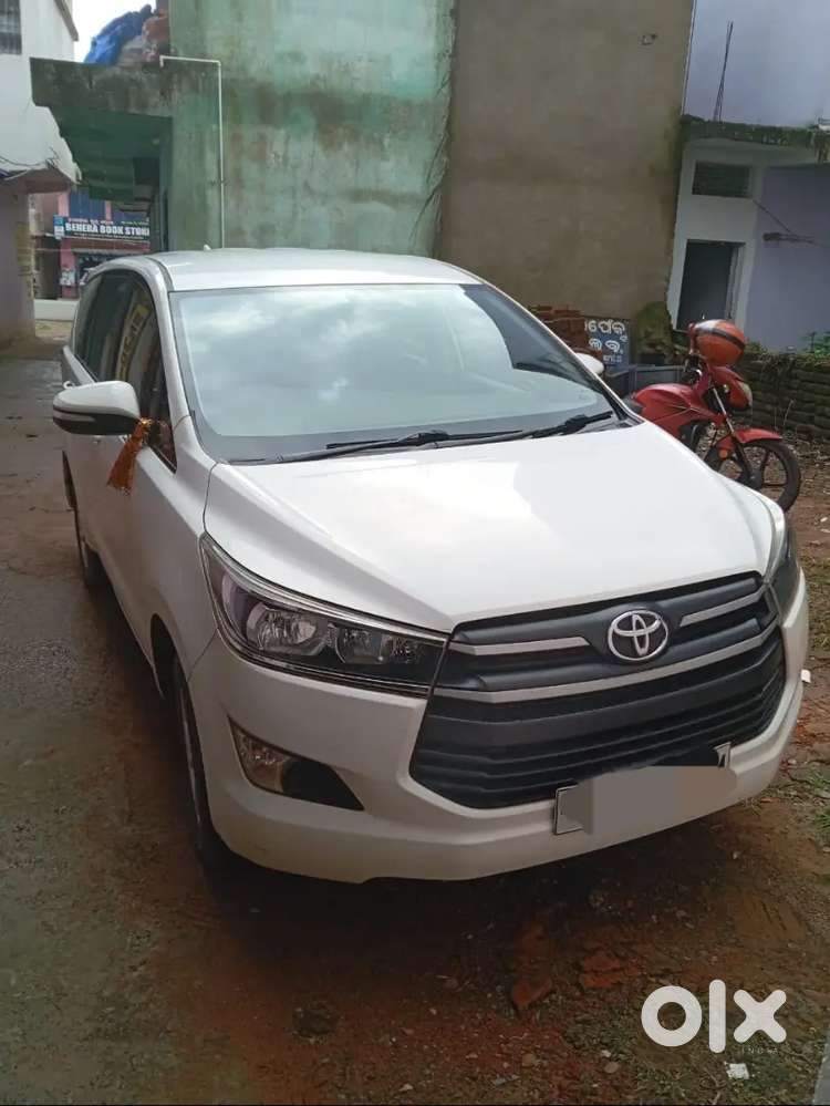 Toyota innova crysta 2017 new condition