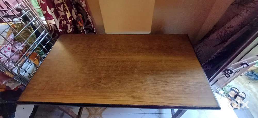 Wooden Dinning Table