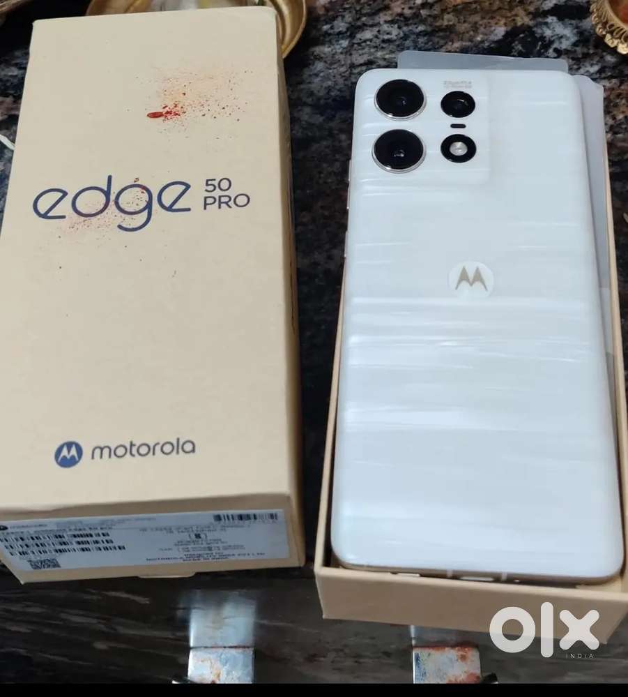 Motorola edge 50pro 12/256(125 watts charger