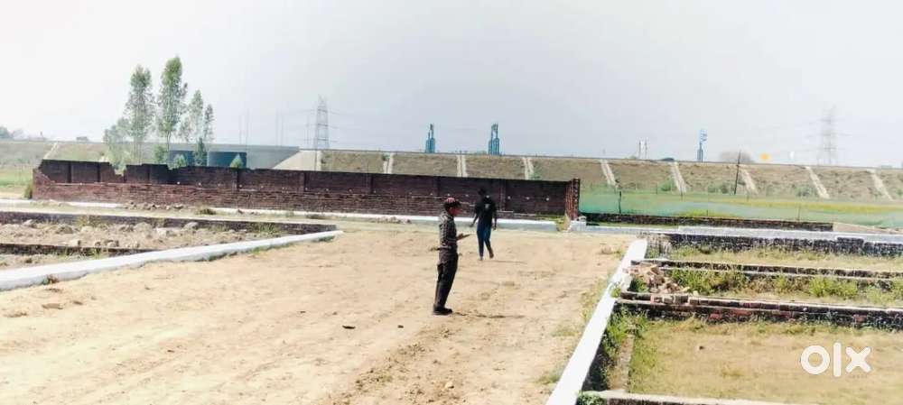 LuluMall ke nikat plot le ring road ke pass full gated society