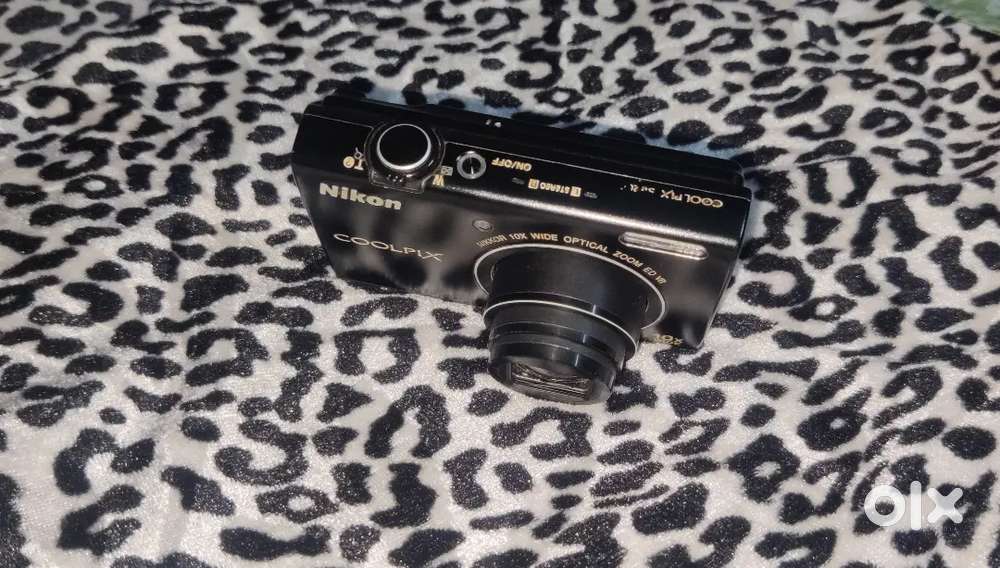 Nikon coolpix S6200