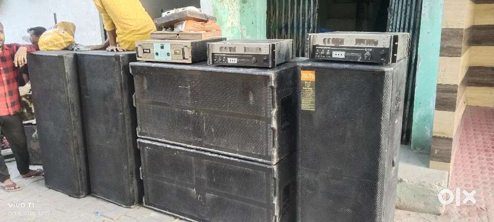 DJ base mixer speaker flooring lights