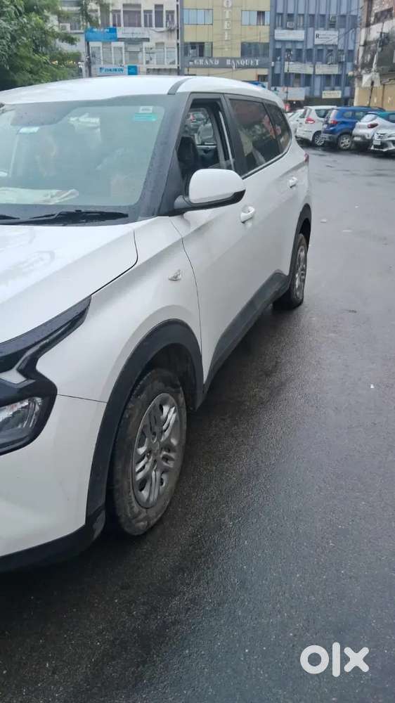 Kia Carens 2022 Petrol 8000 Km Driven
