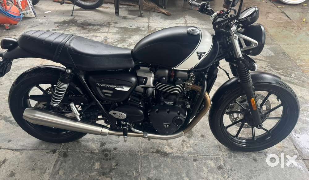 Title:  Immaculate 2025 Triumph Speed Twin 900 for Sale!