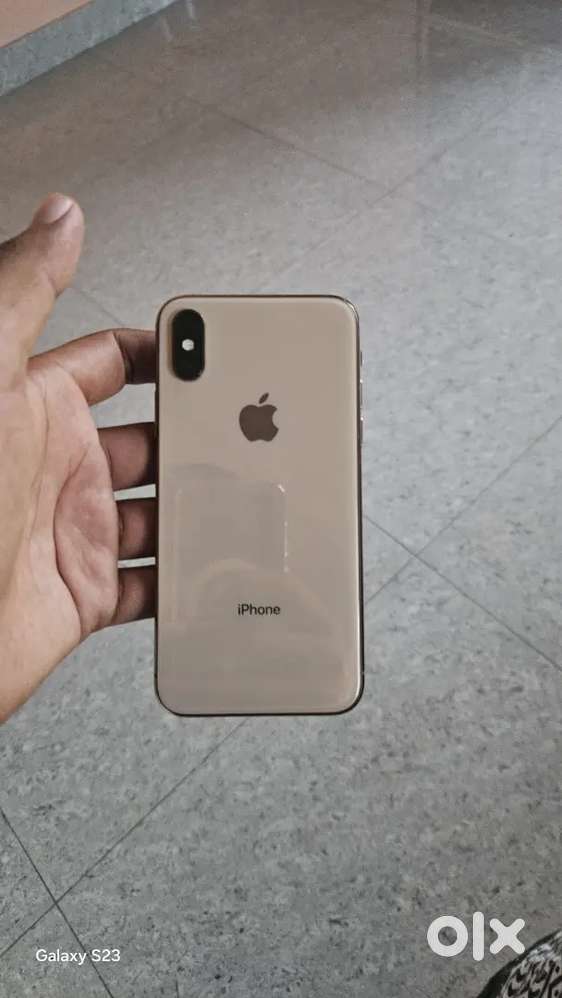 Iphn xs 256 gb or samsung s23 256gb