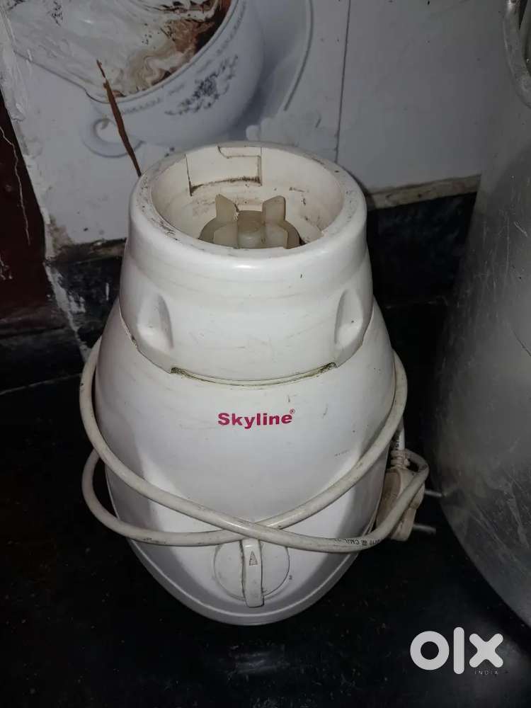 Skyline mikci hey aur 2 jar bhi hey very good condition hey 1 years ol
