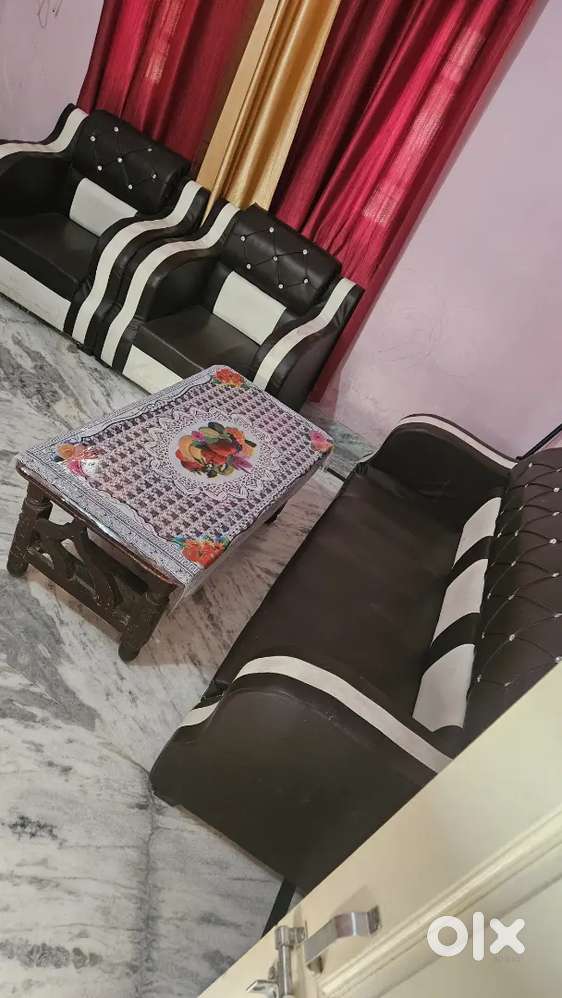 Sofa set with table 7000