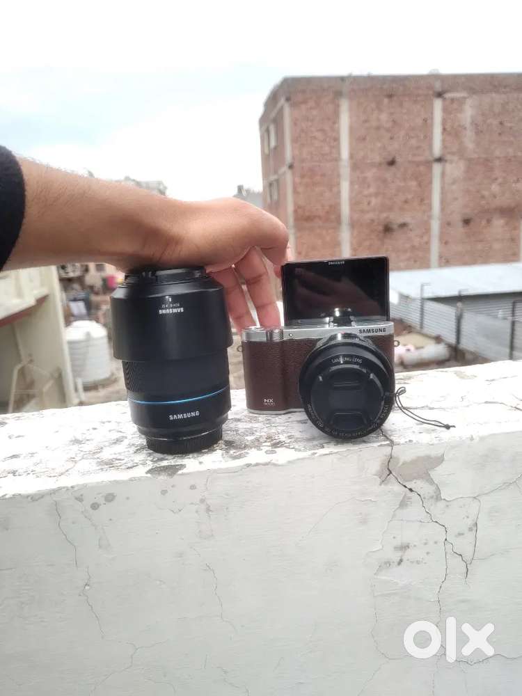 Samsung NX 3000 mirrorless camera for sale