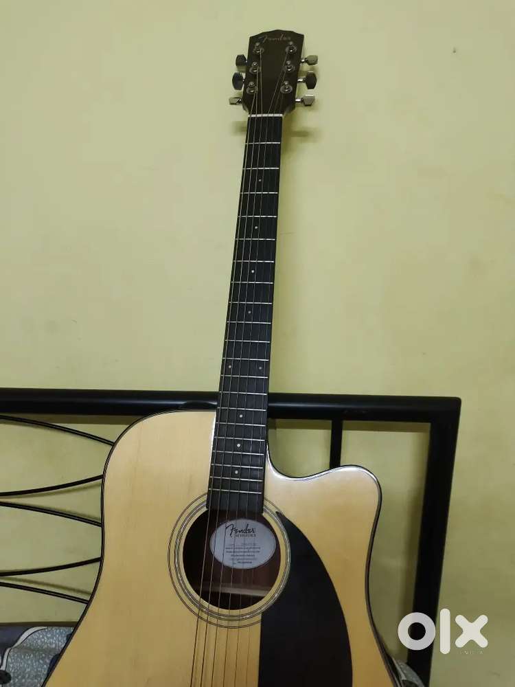 Fender semi-acoustic Guitar { CD60SCE }
