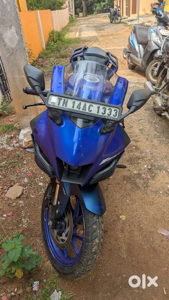 YAMAHA R15 V4
