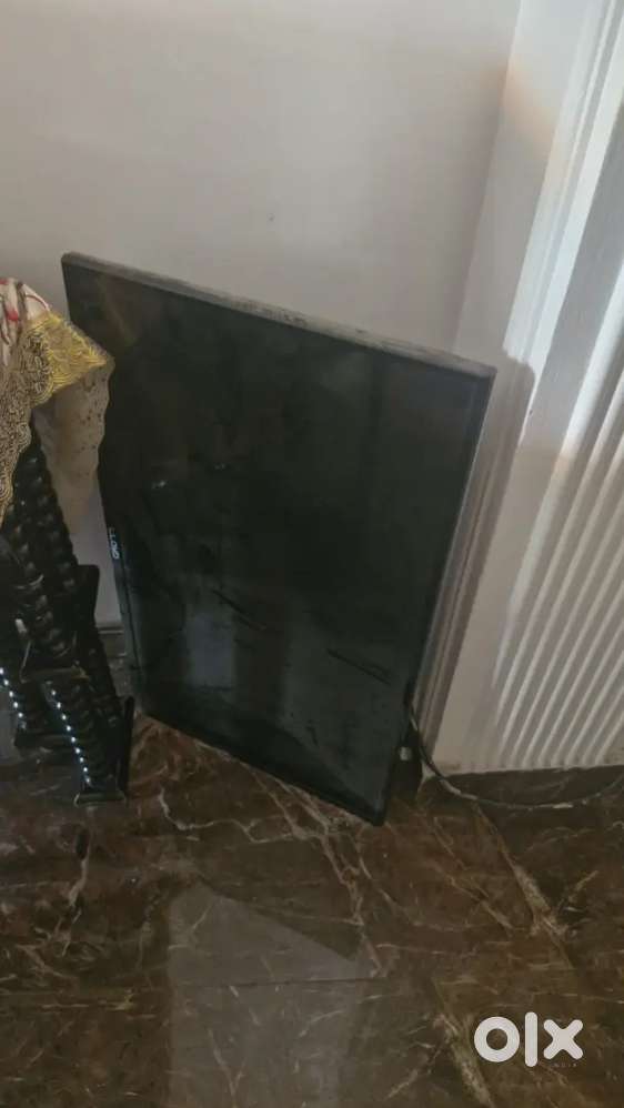 32 inch,Lloyd TV