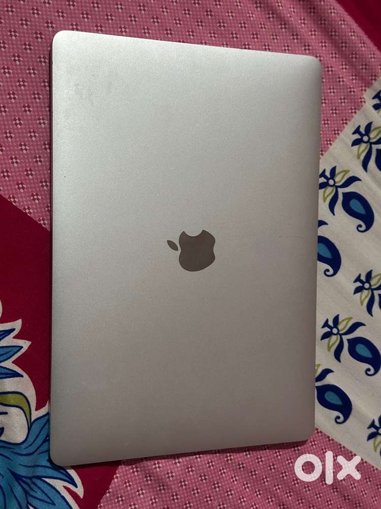 Macbook Pro i7 8 256gb